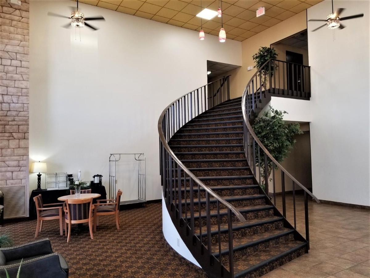 Hotel Hutchi Bell South Hutchinson Exterior foto